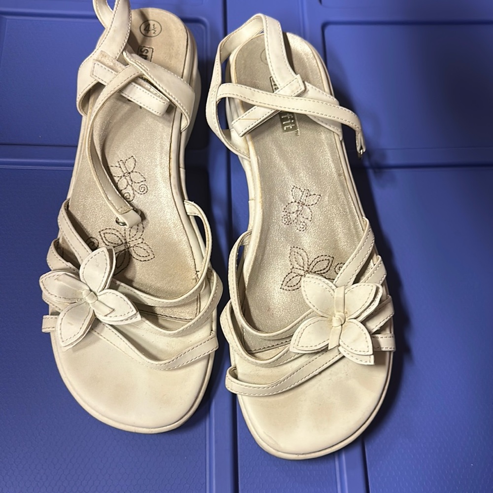Smart fit size 4.5 sandals good condition